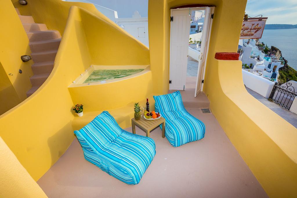 Alma Libre Suites ฟิรา ภายนอก รูปภาพ